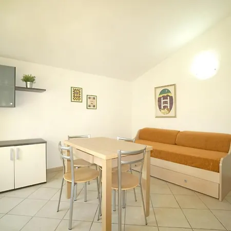 Apart-hotel Manuela 3*